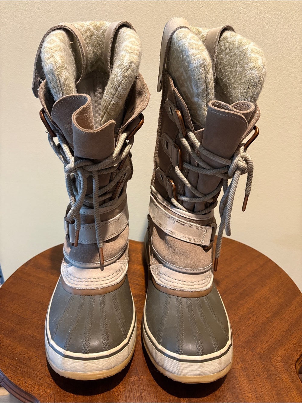 Sorel boots waterproof cold-weather boots with lining women’s size 7.5 GUC